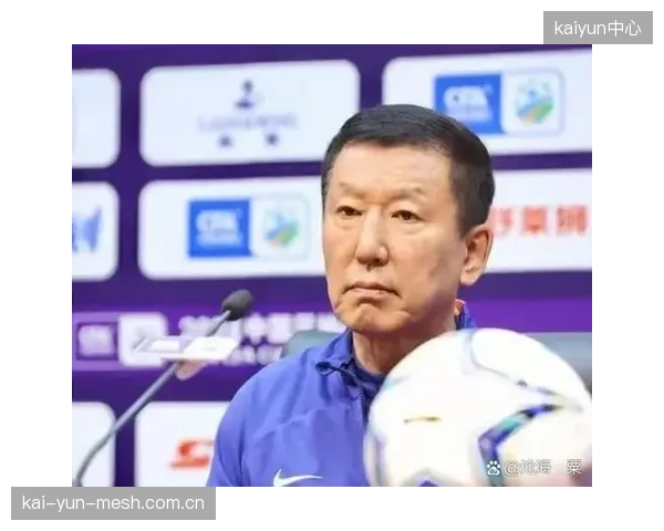 崔康熙激活克雷桑个人强点,海港队依靠多人包夹和门将神勇表现守住平局。 崔康熙激活克雷桑个人强点,海港队依靠多人包夹和门将神勇表现守住平局。